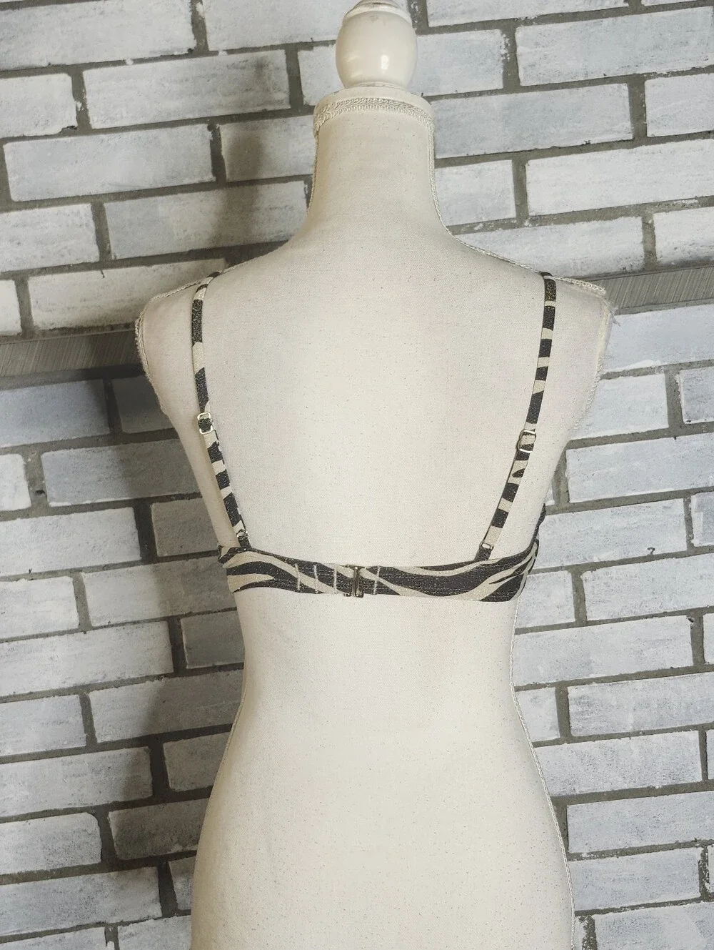• NWT No Boundaries Junior’s Zebra Print Underwire Bikini Top Size Medium Brown